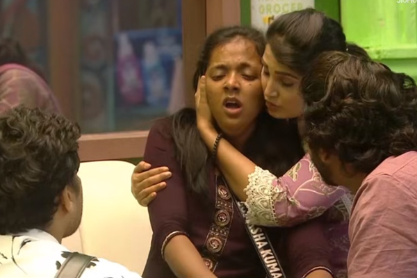 Bigg Boss: மூச்சு விட முடியாமல் மோசமான நிலையில் சுபிக்ஷா... பிக்பாஸ் திட்டியது காரணமா? | Bigg Boss 11 Subiksha Health Bad Condition Bigg Boss: மூச்சு விட முடியாமல் மோசமான நிலையில் சுபிக்ஷா... பிக்பாஸ் திட்டியது காரணமா? | Bigg Boss 11 Subiksha Health Bad Condition