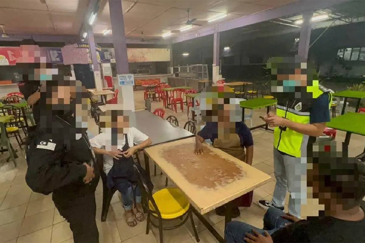 மலேசியாவில் இலங்கை நபர் வலையில் சிக்கிய பெண்..! 7 இலங்கையர்கள் அதிரடி கைது | 7 Sri Lankans Human Trafficker Arrest Malaysia மலேசியாவில் இலங்கை நபர் வலையில் சிக்கிய பெண்..! 7 இலங்கையர்கள் அதிரடி கைது | 7 Sri Lankans Human Trafficker Arrest Malaysia
