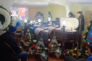 கால்பந்து போட்டியை காண இறுதி சடங்கை நிறுத்தி வைத்த குடும்பம்! வீடியோ