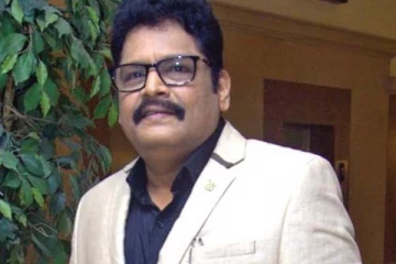 இயக்குனர் கே.எஸ்.ரவிக்குமாருக்கு இவ்வளவு அழகான மகளா? ட்ரெண்டாகும் புகைப்படம்