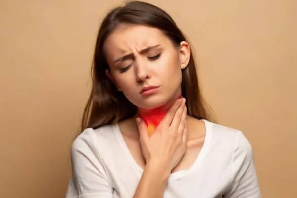 அலட்சியப்படுத்தவே கூடாத தைராய்டு புற்றுநோயின் ஆரம்ப அறிகுறிகள்! | What Are The First Symptoms Of Thyroid Cancer