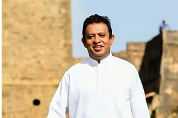 நாடாளுமன்ற உறுப்பினரை அச்சுறுத்தியதாக இராணுவத் தளபதி, பாதுகாப்புச் செயலாளர் மீது குற்றச்சாட்டு