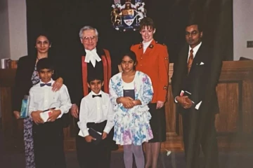 தன் தாத்தாவை பிரித்தானியர்கள் அடிமையாக வைத்திருந்ததை அறிந்ததால் பிரித்தானிய குடியுரிமையை துறந்த கனேடியர்...