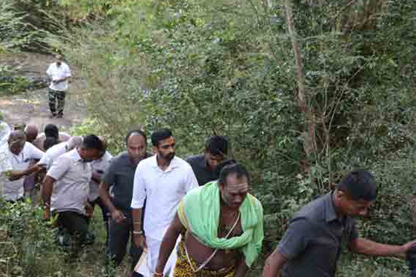 லிங்கத்துடன் வெட்டுக்குநாறி மலைக்கு சென்ற ஜீவன் | Jeevan Went The Vedukunaari Mountain With Lingam