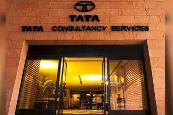 டாடாவின் மென்பொருள் நிறுவன ஊழியர்களுக்கு காத்திருக்கும் அதிர்ச்சி... இந்த வருடமும் தொடரும் | Tcs Layoffs To Continue In 2026