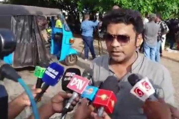 "කට තියනවනම් බල්ලොත් ඇදගෙන යයි.. " පේශලගෙන් ඇමති ජොන්ස්ටන් ට අභියෝගයක්.. (VIDEO)