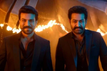 சொகுசு காரில் அதிவேகமாக சென்ற நடிகர்கள் ராம்சரண், ஜூனியர் என்.டி.ஆர்.. இணையத்தில் வைரலாகும் வீடியோ