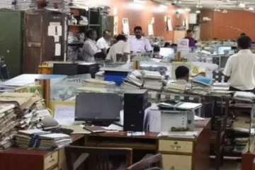 13 லட்சம் அரசு ஊழியர்களின் சம்பளம் முடக்கம் - செக் வைத்த முதல்வர்!