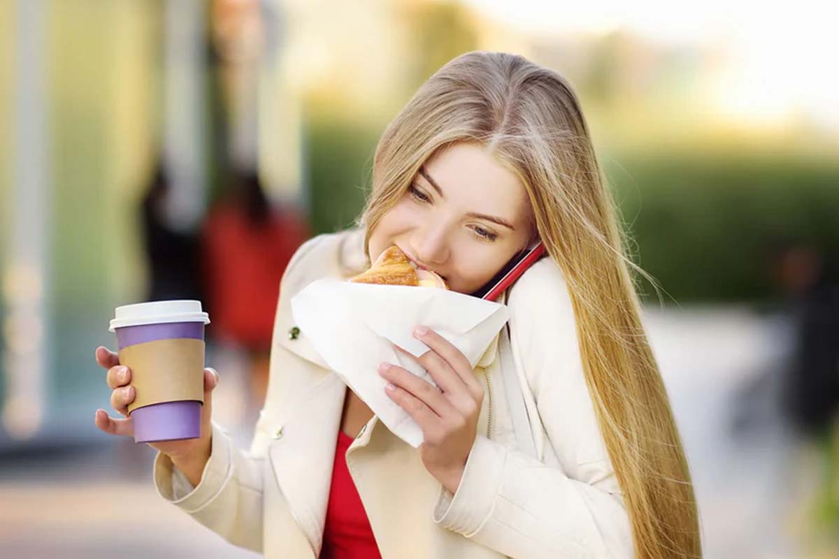 உணவை வேகமாக சாப்பிடுபவரா நீங்கள்? இனி அந்த தவறை செய்யாதீங்க | Are You Fast Eating Person Danger Our Health