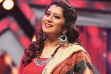 நடுரோட்டில் போட்ட குத்தாட்டம்.... இதெல்லாம் ஒரு நடனமா என ரசிகர்கள், பிரியங்கா செய்த அலப்பறை