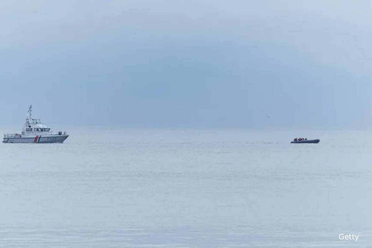 பசிபிக் பெருங்கடலில் அமெரிக்க இராணுவ காட்டிய அதிரடி ; பறிபோன உயிர்கள் | Us Military Rapid Action In The Pacific Ocean