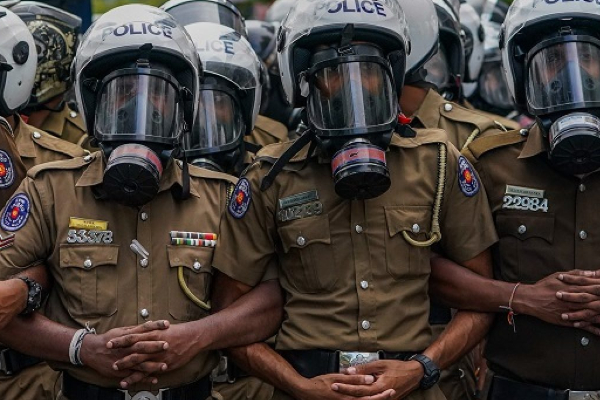 இலங்கையில் பொலிஸ் அதிகாரியின் மனைவி கைது! புதையல் வேட்டை தொடர்பான சர்ச்சை | Treasure Hunt Case Dig S Wife Held In Sir Lanka