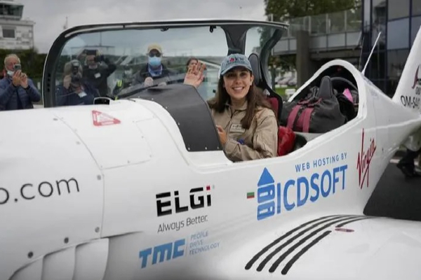 இலங்கை வந்தடைந்த உலகம் சுற்றும் இளம் பெண் விமானி! | The Young Female Pilot Landed In Sri Lanka