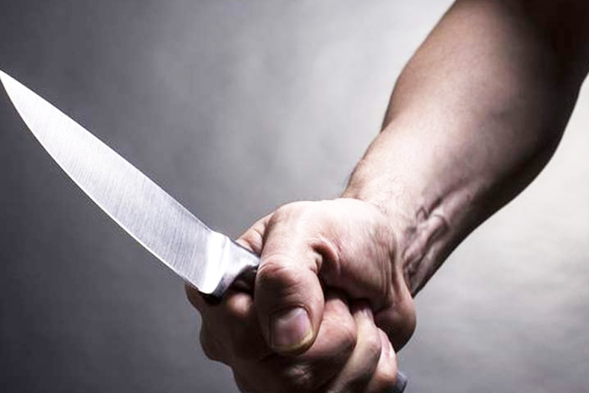 யாழில் இளைஞன் மீது நடத்தப்பட்ட கொடூரம் ; காப்பாற்ற வந்த தாய்க்கு நேர்ந்த அசம்பாவிதம் | Brutal Attack On Young Man In Jaffna