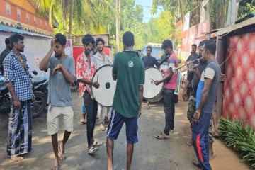 யாழில் இசை மேளம் முழங்க நாய்க்கு இறுதிச் சடங்கை நடாத்திய எஜமான்! நெகிழ்ச்சி சம்பவம்