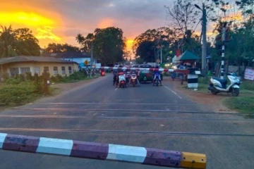 வவுனியா புகையிரதக் கடவையில் விபத்துக்கள் ஏற்படும் அபாயம் - உறுப்பினர் விசனம்