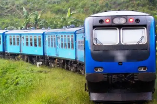 கொழும்பில் இருந்து யாழ். நோக்கி சென்ற தொடருந்தில் பயணித்த பெண்ணுக்கு நேர்ந்த கதி | Woman Dies In Chavakachcheri Train Accident கொழும்பில் இருந்து யாழ். நோக்கி சென்ற தொடருந்தில் பயணித்த பெண்ணுக்கு நேர்ந்த கதி | Woman Dies In Chavakachcheri Train Accident