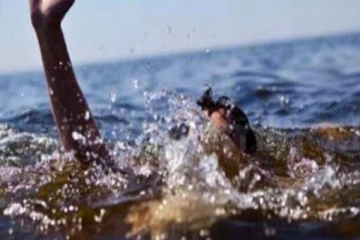 රැඳවියෙක් මහවැලි ගඟට පැනලා..