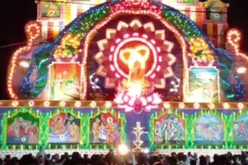 මෙවර ඉදි වූ විශාලතම තොරණ පානදුරින් - විදුලි බුබුළුම 80,000ක්.. (VIDEO)