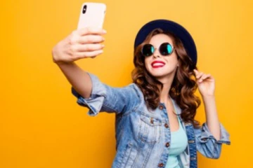 සෙල්ෆි ඡායාරූප ගැනීම තහනම් කෙරේ - දඩ අය කිරීමට සැරසේ..