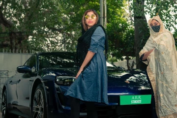 ஏ.ஆர்.ரஹ்மானின் மகள்கள் வாங்கிய சொகுசு காரின் விலை இத்தனை கோடியா? இப்படி ஒரு தனி சிறப்பு வேற இருக்கா?