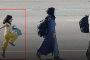 உற்சாகத்தில் துள்ளிக்குதிக்கும்  ஆப்கான் சிறுமி!  இணையத்தில் ட்ரெண்ட்