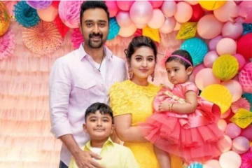 பிரசன்னா மற்றும் சினேகாவா இது? சுத்தமாக மேக்கப் இல்லாமல் எப்படி இருக்காங்கனு பாருங்க