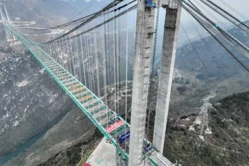 சீனாவின் பொறியியல் அதிசயம்! உலகின் உயரமான பாலம் அமைப்பு