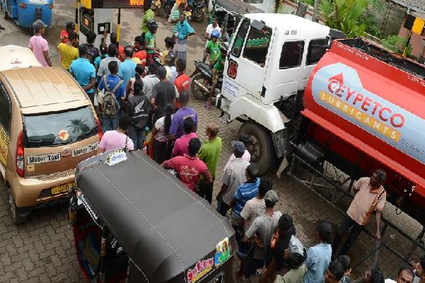 பெற்றோல் தொடர்பில் விசேட அறிவிப்பை வெளியிட்ட அமைச்சர்! | Minister Made A Special Announcement About Petrol