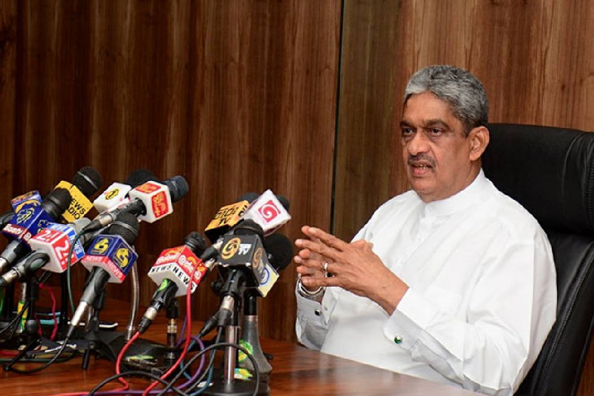 அமைச்சர்கள் மீதான குற்றச்சாட்டுக்கள் வேடிக்கையானவையே..! எதிர்க்கட்சியினருக்கு சரத் பொன்சேகா பதிலடி | It Is Not A Major Fraud Said Sarath Fonseka