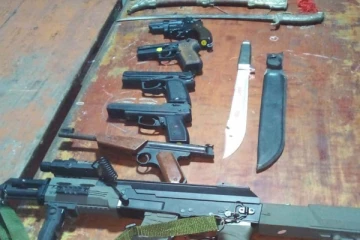 கொழும்பில் கை குண்டு மீட்கப்பட்ட சம்பவம்! - பிரதான சந்தேநபர் வீட்டிலிருந்து பெருமளவு ஆயுதங்கள் மீட்பு (Video)