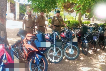 இன்று ஒரே நாளில் பலரின் மோட்டார் சைக்கிளை பறித்த சம்மாந்துறை பொலிஸார்