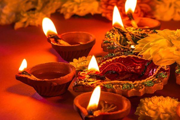 மாதவிடாய் ஆன பெண்கள் இன்று திருக்கார்த்திகை தீபம் ஏற்றலாமா? | Can Women On Peroids Light Diya On Karthigaideepam மாதவிடாய் ஆன பெண்கள் இன்று திருக்கார்த்திகை தீபம் ஏற்றலாமா? | Can Women On Peroids Light Diya On Karthigaideepam