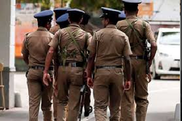 மயானத்தில் மறைத்து வைக்கப்பட்டிருந்த ஆயுதங்கள் மீட்பு | T 56 Found In Batapola Cemetery மயானத்தில் மறைத்து வைக்கப்பட்டிருந்த ஆயுதங்கள் மீட்பு | T 56 Found In Batapola Cemetery