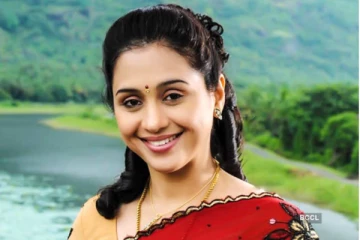 மார்டன் உடையில் தேவயானி...  47 வயதில் இளம் ஹீரோயின்களுக்கே டஃப் கொடுப்பார் போல!