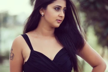 40 வயது நடிகை கனிகாவா இது? லேட்டஸ்ட் ஹாட் கிளிக்ஸ்