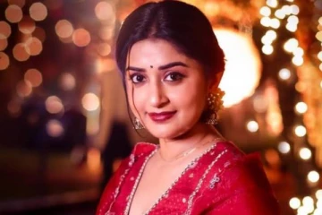 43 வயதிலும் அழகில் மயக்கும் நடிகை மீரா ஜாஸ்மின் சொத்து மதிப்பு எவ்வளவு தெரியுமா?.. பிறந்தநாள் ஸ்பெஷல்