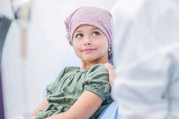 குழந்தை பருவ புற்றுநோய்: ஆரம்பத்திலேயே கண்டறிய மருத்துவர் கூறும் அறிகுறிகள்!