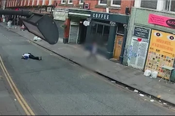 தெரியாமல் இளம்பெண்ணை இடித்ததற்காக அடித்து நொறுக்கப்பட்ட சீக்கியர்: பிரித்தானியாவில் பயங்கரம்...