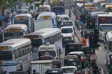 අද මධ්‍යම රාත්‍රියේ සිට බස් සේවයේ වෙනසක් - මගීන්ටත් වාසියක්..!