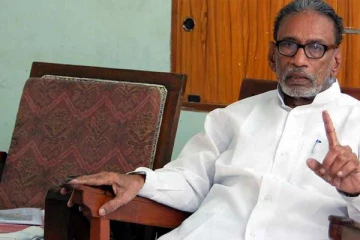 விடுதலைப் புலிகள் தலைவர் உயிருடன் இருக்கிறார்! பரபரப்பை கிளப்பிய பழ.நெடுமாறன் பேட்டி