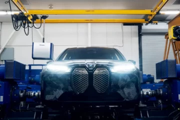 ஒருமுறை சார்ஜ் செய்தால் 1000 கிலோமீட்டர் மைலேஜ்.. அசத்தலான பேட்டரியுடன் புதிய BMW எலக்ட்ரிக் கார்