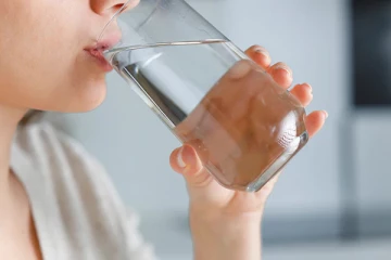 சாப்பிட்டதும் தண்ணீர் குடிக்கலாமா? அவசியம் இதை தெரிஞ்சுக்கோங்க!