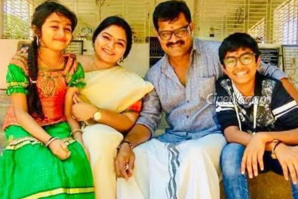 நடிகர் போஸ் வெங்கட் மகன், மகள் லேட்டஸ்ட் போட்டோ! இப்படி வளர்ந்துவிட்டார்களே | Actor Bose Venkat Family Photos