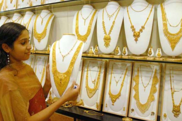 மளமளவென சரிந்து வரும் தங்கத்தின் விலை! குஷியில் மக்கள் | Today Gold Rate September 13 2022 In Tamil