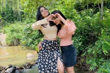 குட்டையாடை போட்டோவை பார்த்து கிறங்கும் இளசுகள்.. கிளாமரில் படையெடுத்த பிக் பாஸ் பிரபலம்