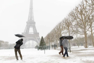 பிரான்ஸில் ஆடைகள் தொடர்பில் வெளியான முக்கிய அறிவிப்பு!