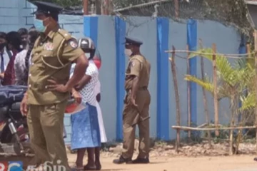 பரீட்சை நிலையங்களைச் சுற்றி களமிறக்கப்பட்டுள்ள பொலிஸார்!