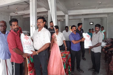 கிளிநொச்சி கடற்றொழிலாளர்களுக்கு சீன அரசாங்கத்தால் அரிசி வழங்கி வைப்பு