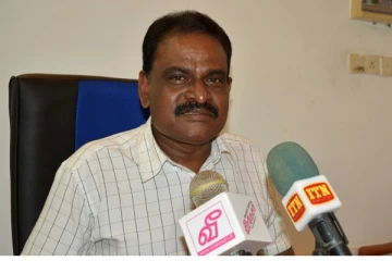 ஒரு கல்லில் பல மாங்காய்களை விழுத்த நினைக்கும் ரணில்: ஸ்ரீநேசன் சுட்டிக்காட்டு